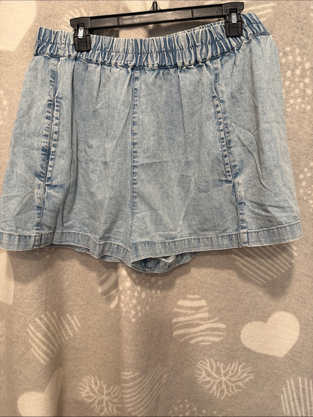 We The Free Light Wash Denim Elastic-Waist Shorts